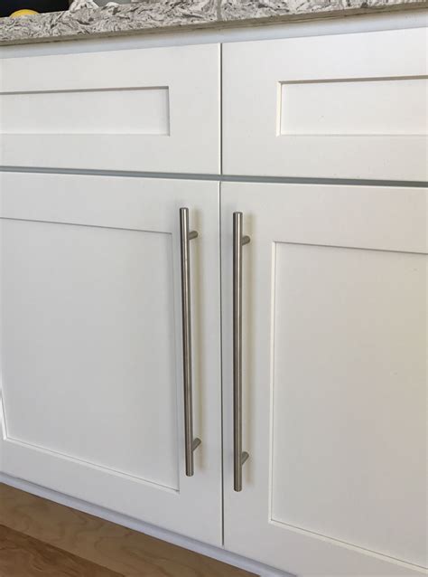 white shaker cabinets stainless steel handles|white shaker cabinets.